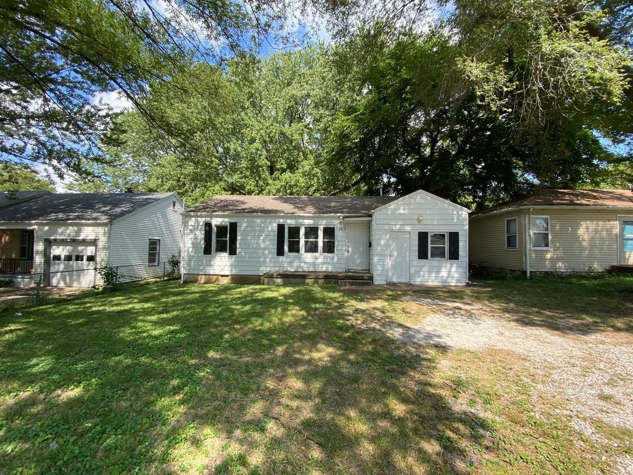 1413 E Locust St - Photo 2 of 18