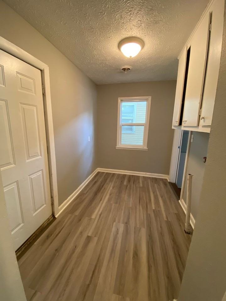 1413 E Locust St - Photo 6 of 18