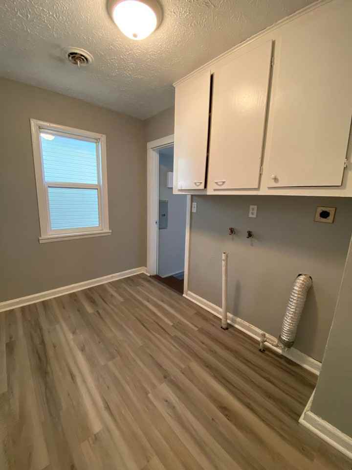 1413 E Locust St - Photo 7 of 18