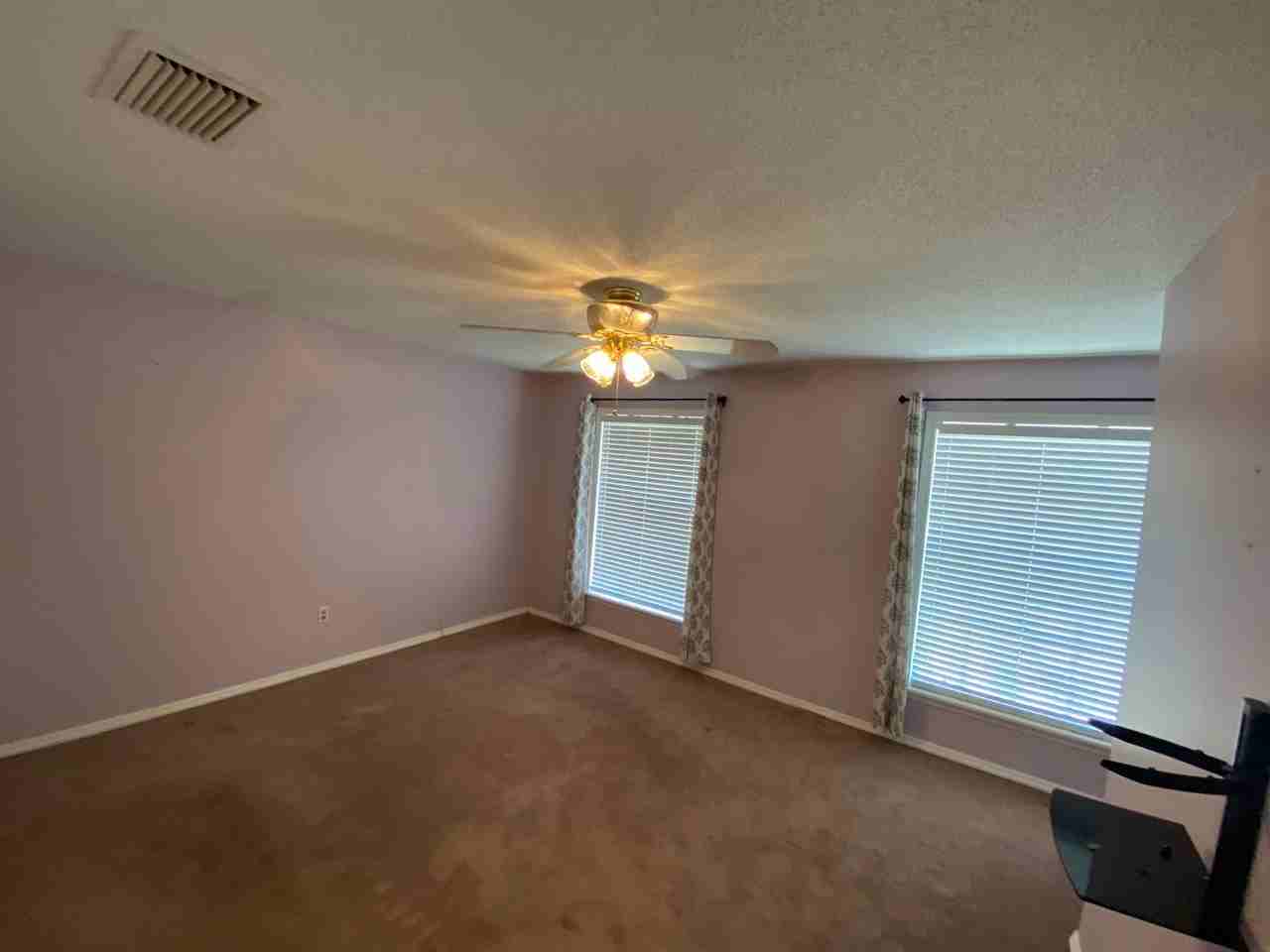 5850 Cypress Gardens Blvd - Photo 3 of 46