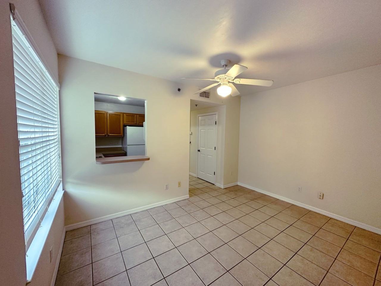 1123 Sw 5th Ave - Photo 2 of 10