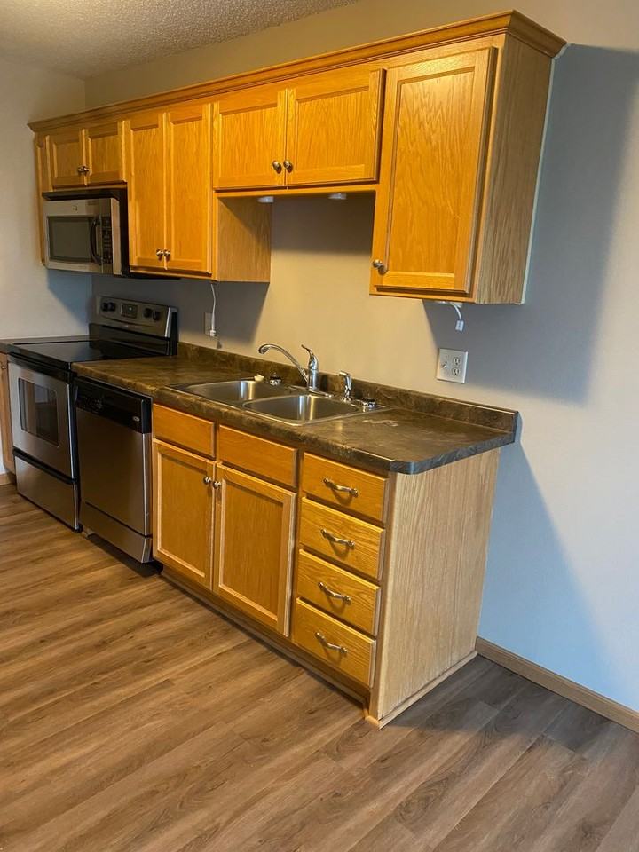1675 20th Ave Ne - Photo 2 of 15