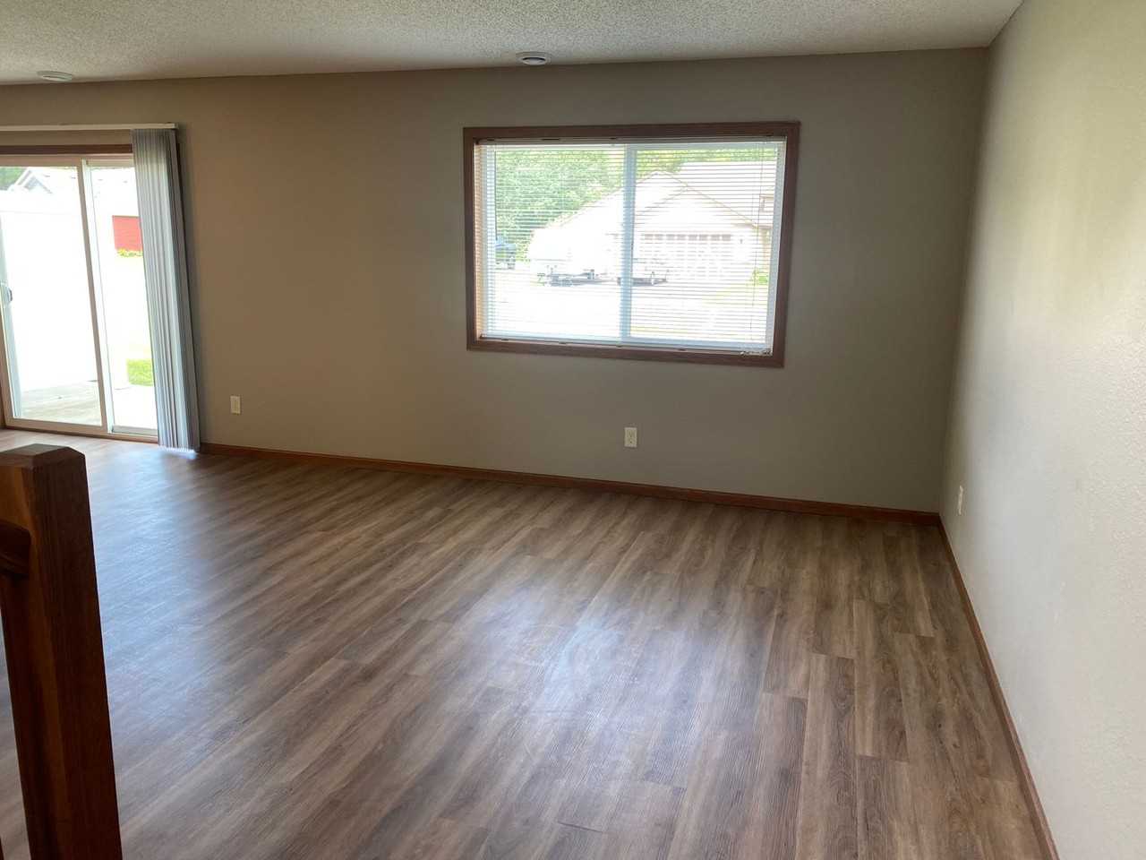 1675 20th Ave Ne - Photo 5 of 15