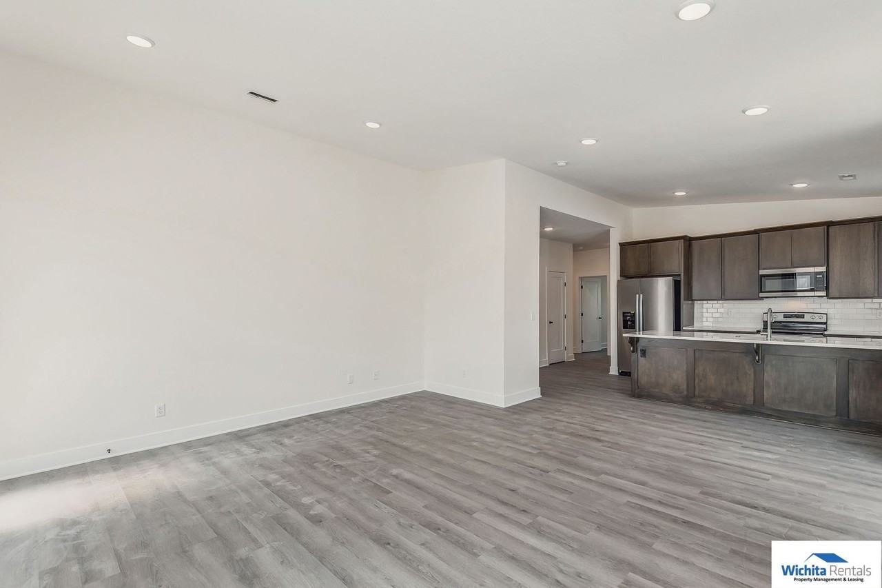 9724 E Annabelle St - Photo 2 of 12