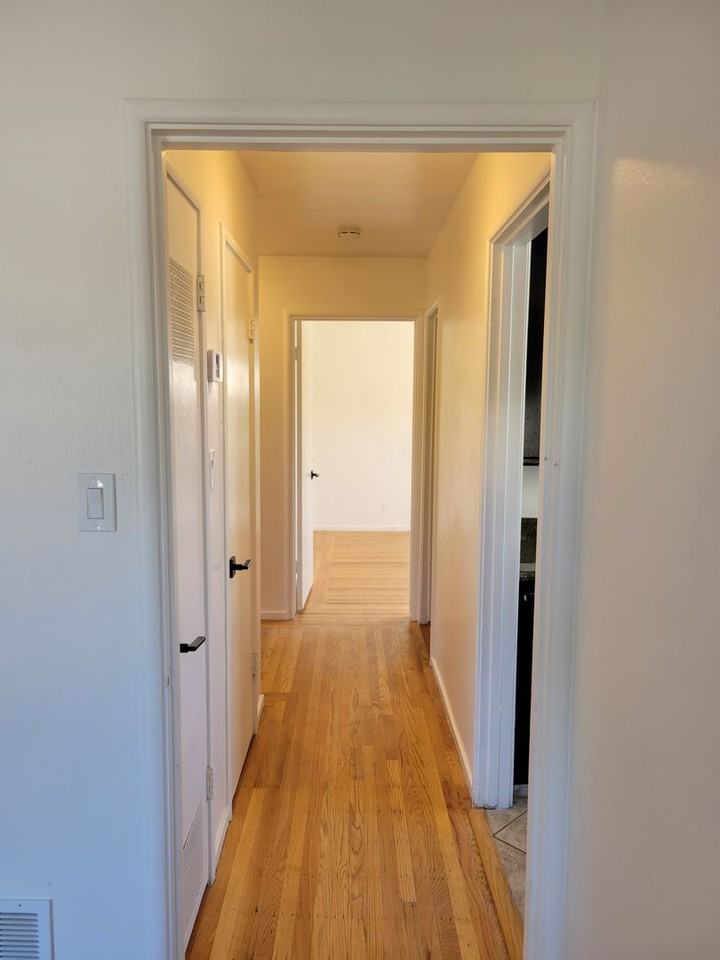 1429 Hawaii St - Photo 2 of 48