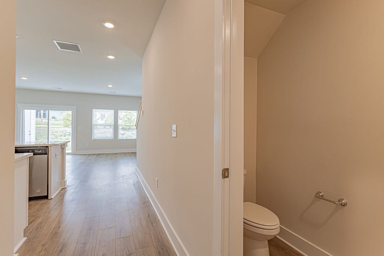 422 Ellis Mill St - Photo 3 of 25
