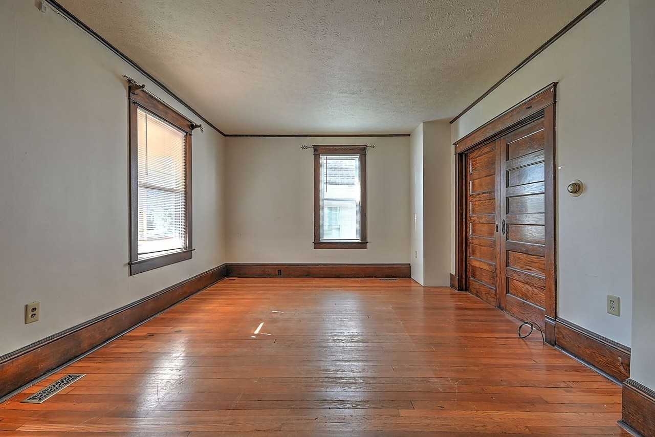 404 Carolina Ave - Photo 3 of 37