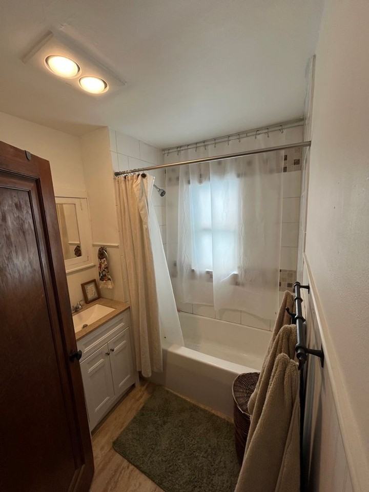 1707 Adams St - Photo 5 of 17