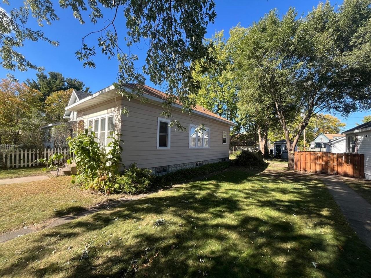 1707 Adams St - Photo 2 of 9