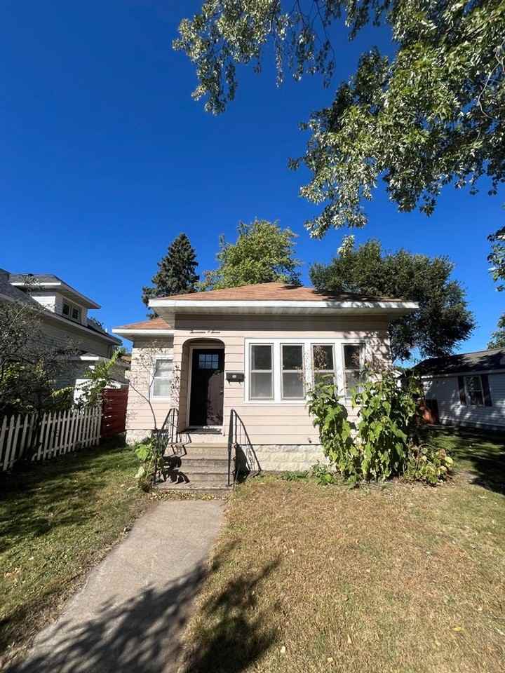 1707 Adams St - Photo 3 of 9