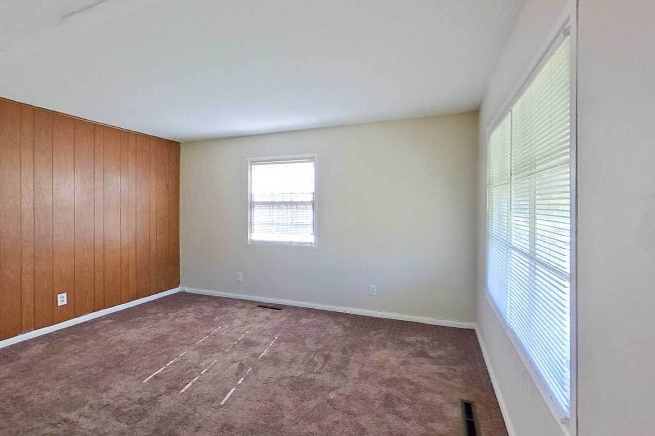 1310 Woodnell Ave - Photo 5 of 18