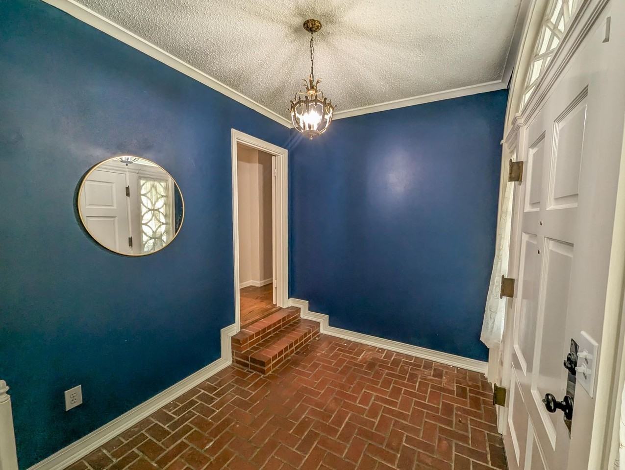 6231 Dillingham Ave - Photo 2 of 17
