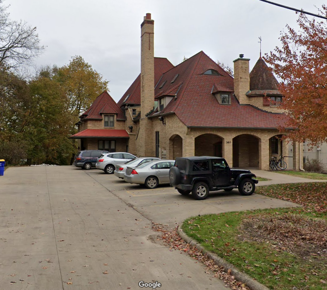 360 Ridgeland Avenue - Photo 3 of 20