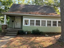 featured image of 804 Birch St