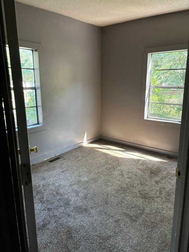 804 Birch St - Photo 6 of 9