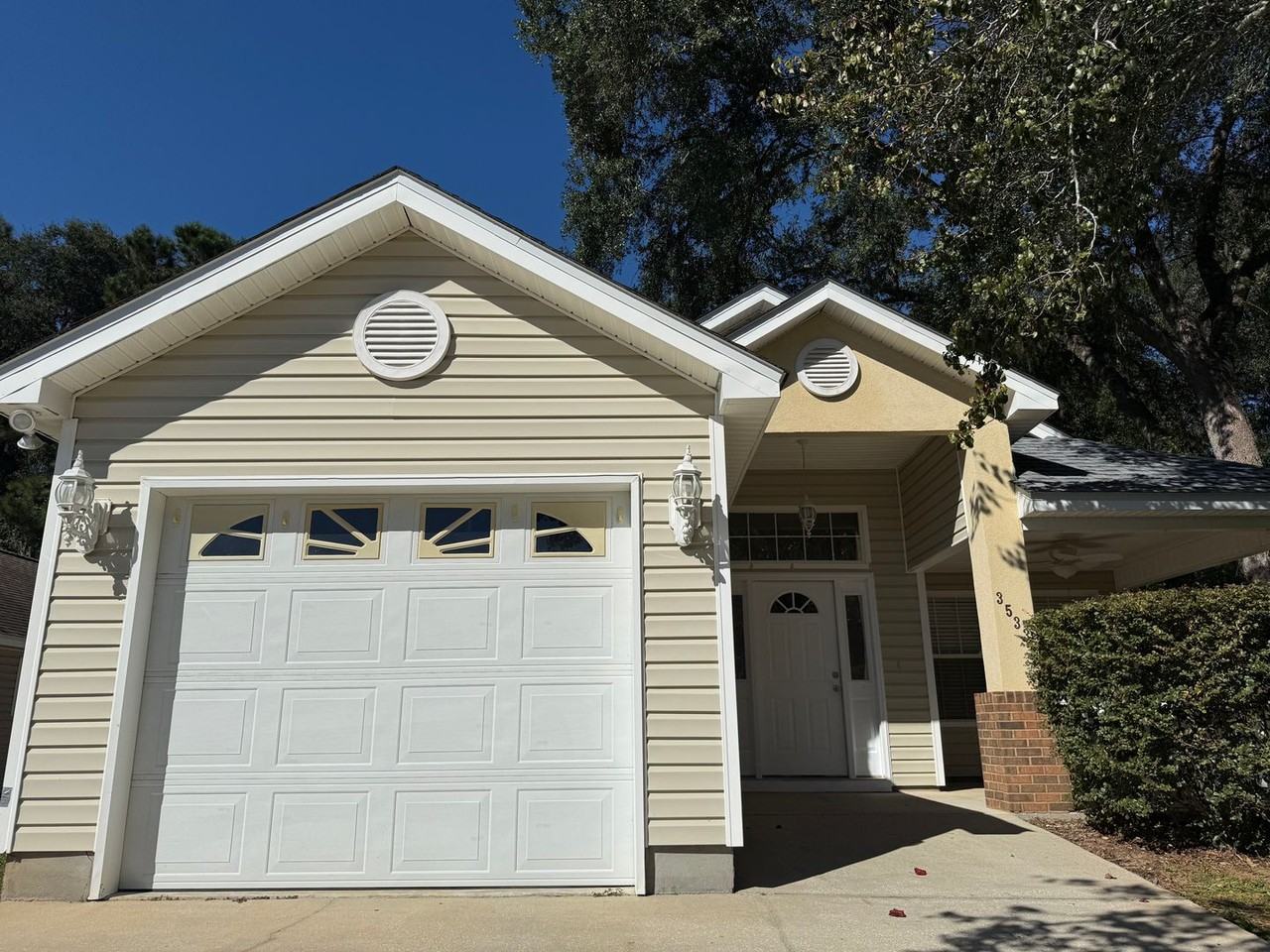 3533 Lands End Ln - Photo 2 of 21