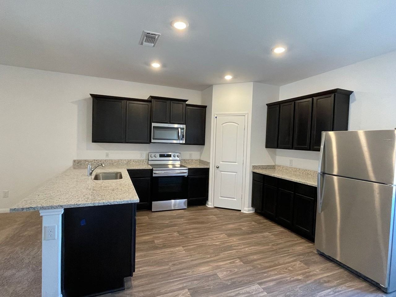 112 Dupont Pass - Photo 6 of 20