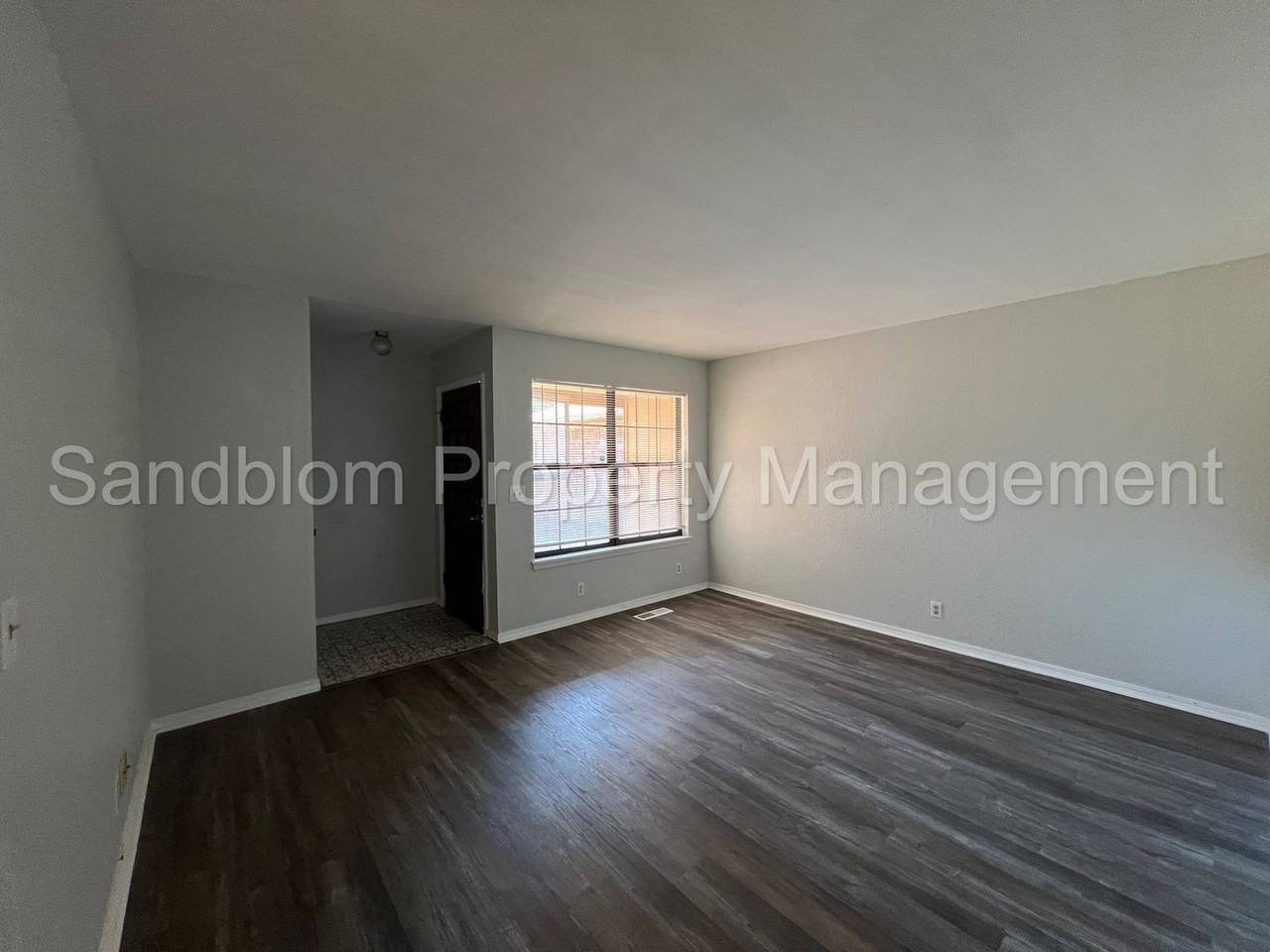 2730 S Louisville Ave - Photo 2 of 15