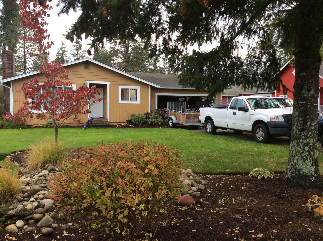 206 Fairview St - Photo 2 of 12