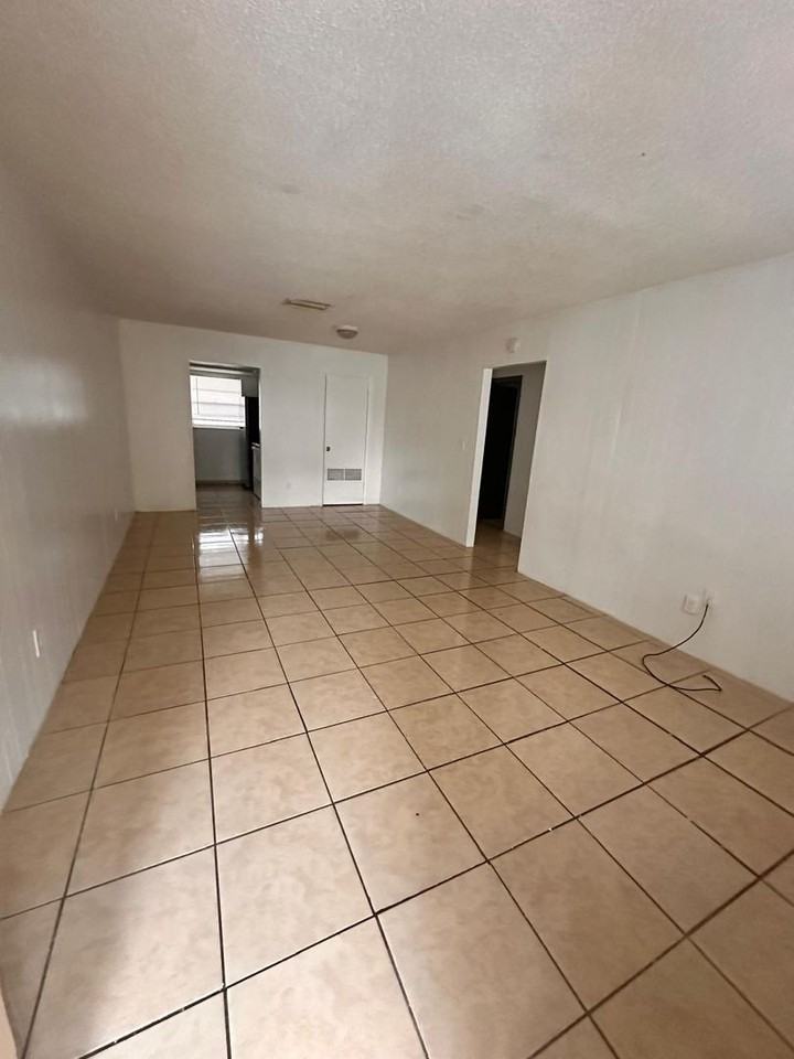 1217 Kennedy Rd - Photo 3 of 6