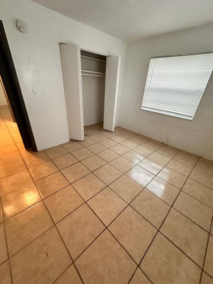 1217 Kennedy Rd - Photo 4 of 6