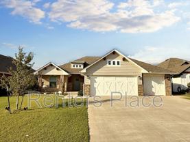 2713 Se 22nd St - Photo 1 of 1