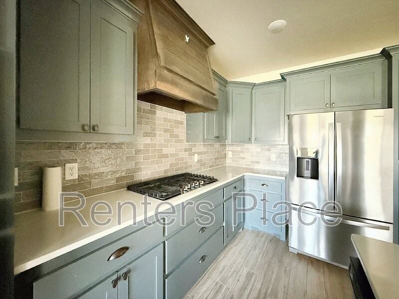 2713 Se 22nd St - Photo 4 of 24