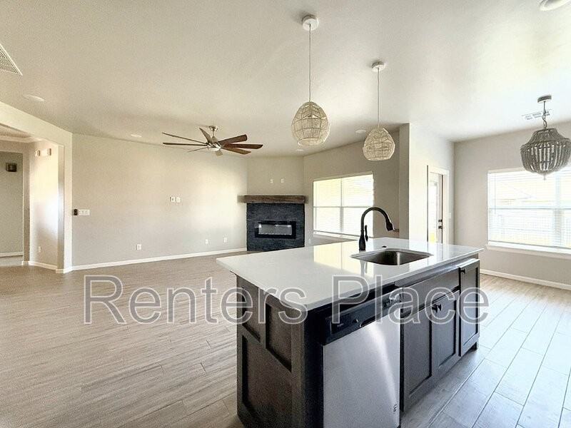 2713 Se 22nd St - Photo 6 of 24