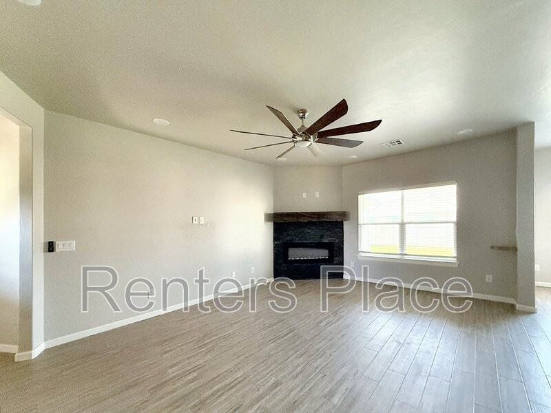 2713 Se 22nd St - Photo 7 of 24