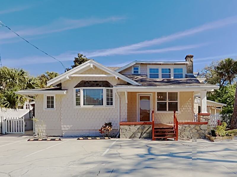 628 N Halifax Ave - Photo 2 of 25