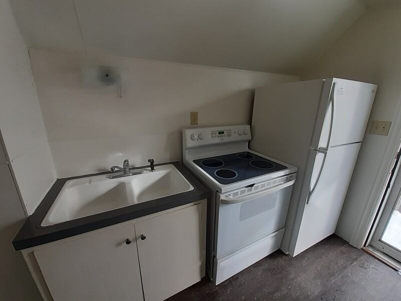 821 2nd St - Photo 2 of 8