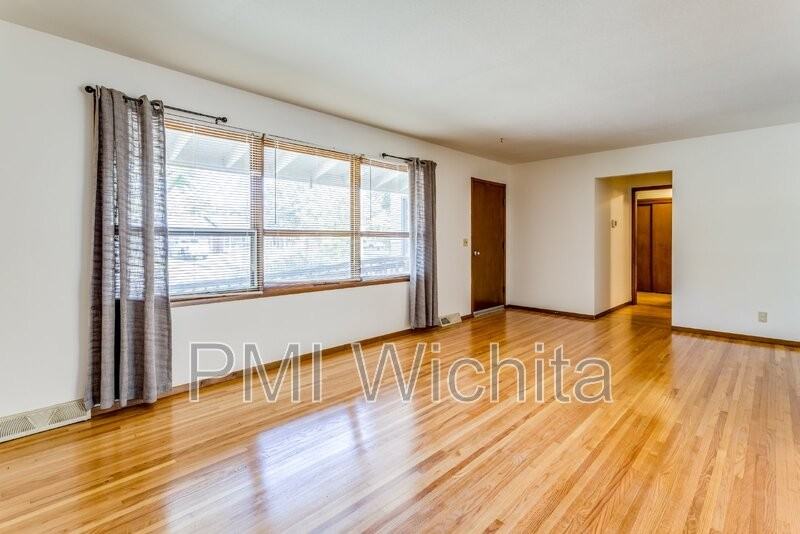 9315 W 9th St N - Photo 3 of 14