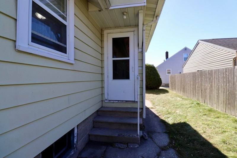 2423 16th St - Photo 3 of 14