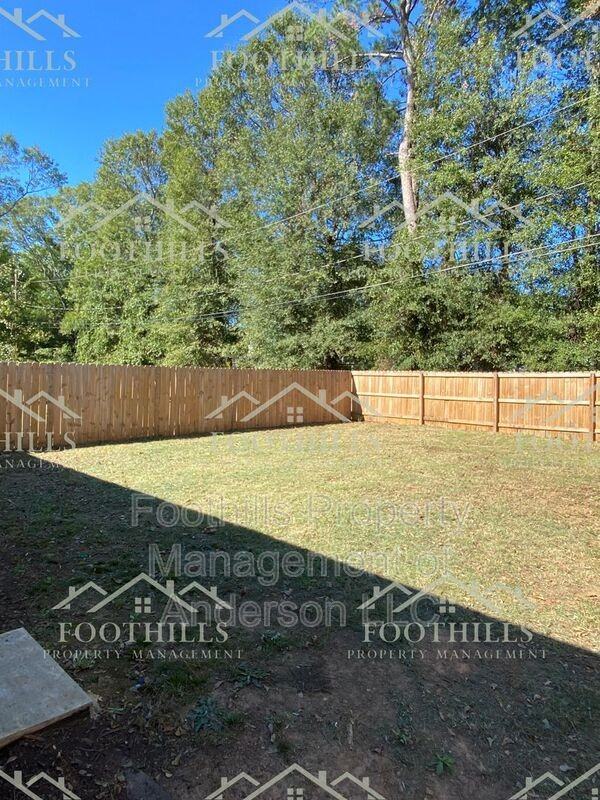 108 Townsley Ct - Photo 2 of 17