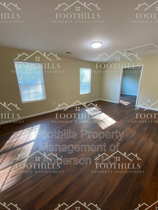 108 Townsley Ct - Photo 3 of 17