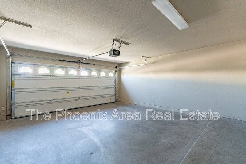 3713 E Utopia Rd - Photo 4 of 42