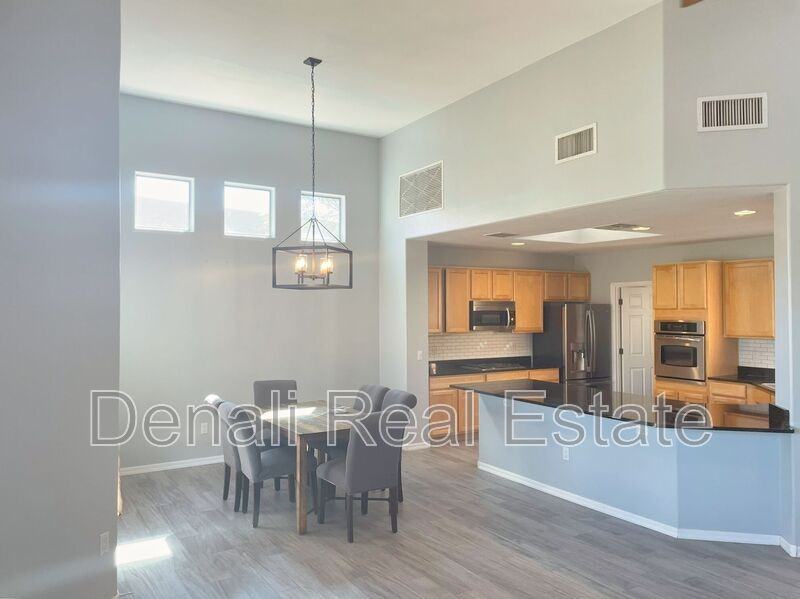 8069 N Painted Feather Dr - Photo 2 of 22