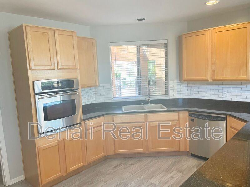 8069 N Painted Feather Dr - Photo 6 of 22