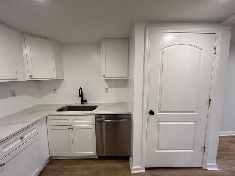 1116 E Geer St #B - Photo 7 of 21