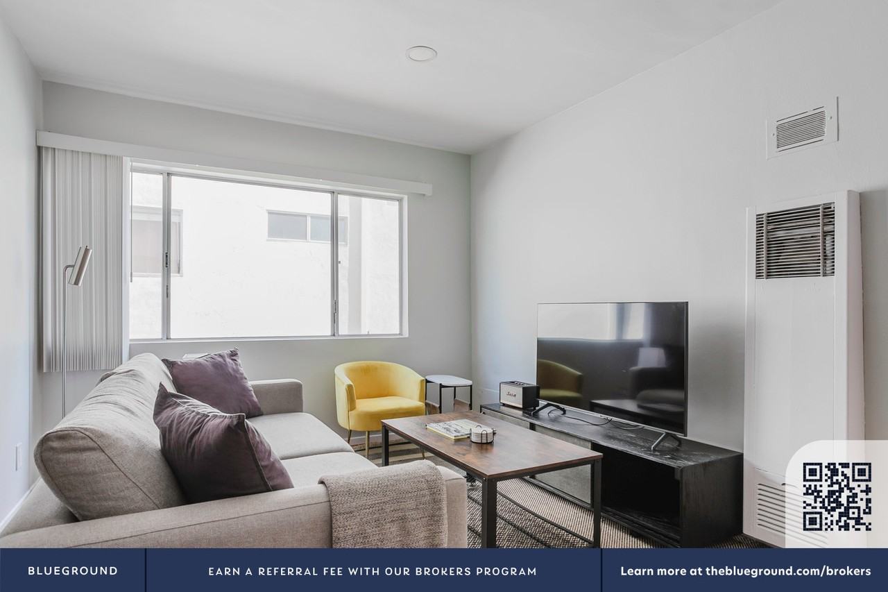 12323 Texas Avenue - Photo 5 of 31