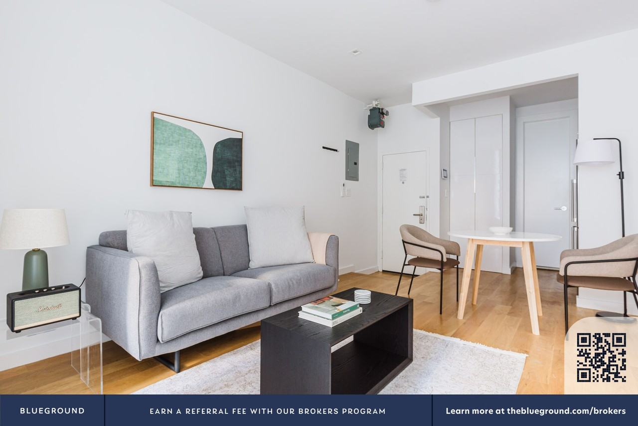 137 Thompson Street - Photo 5 of 35