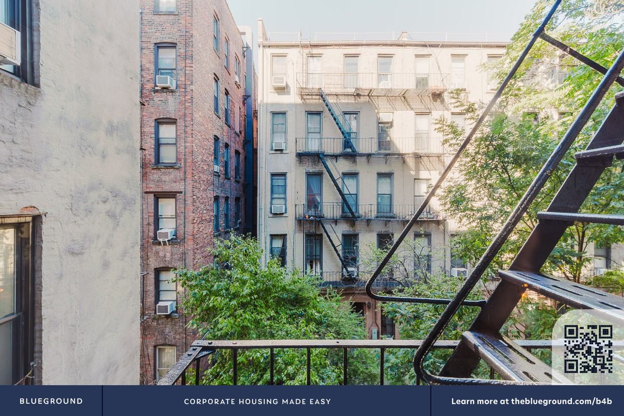 137 Thompson Street - Photo 6 of 35