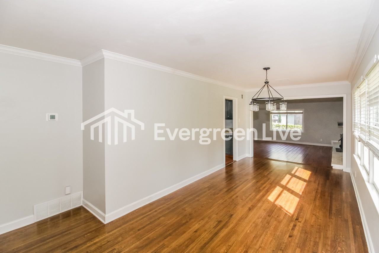 2653 Elmore Park Rd - Photo 7 of 17