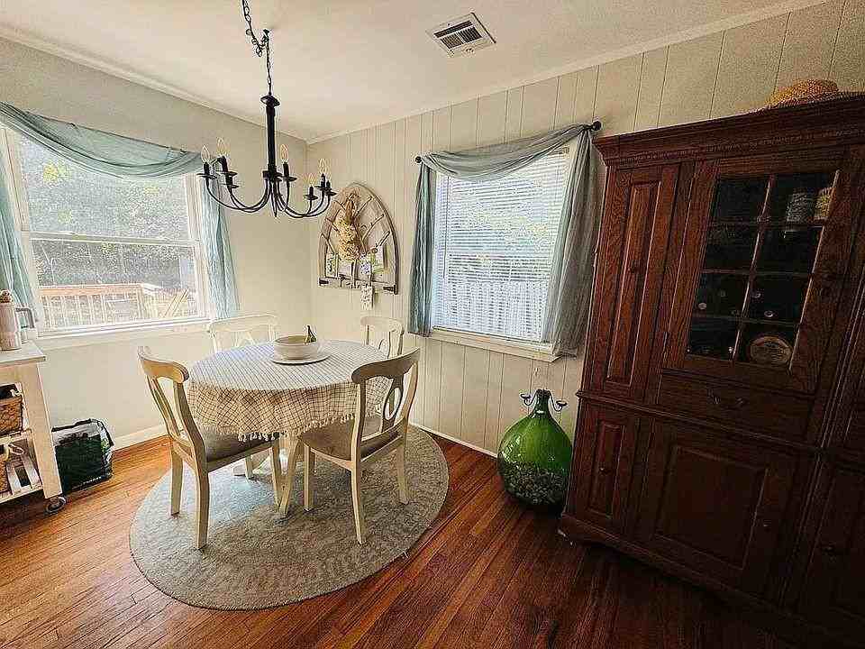 160 Lehigh Ave - Photo 3 of 12