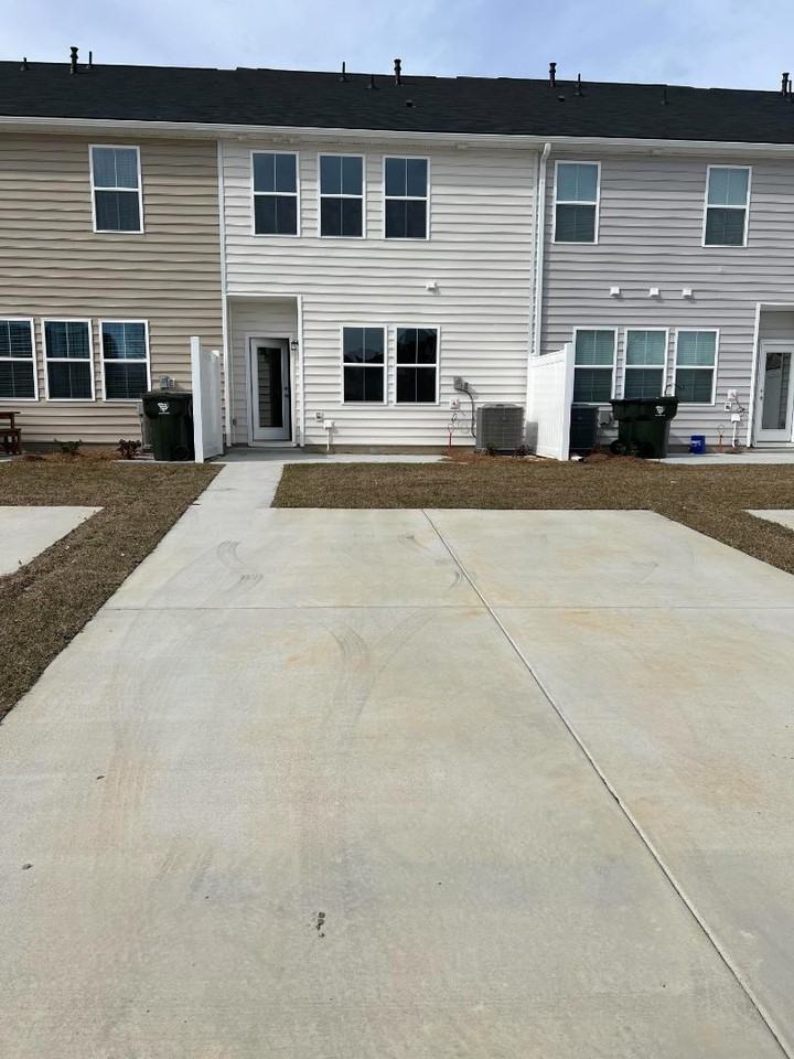 147 Pine Gate Dr - Photo 2 of 12