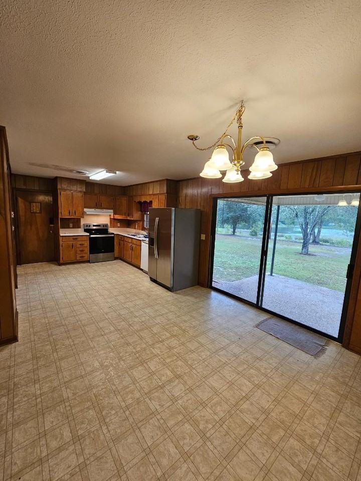 912 Bonny Circle - Photo 3 of 10