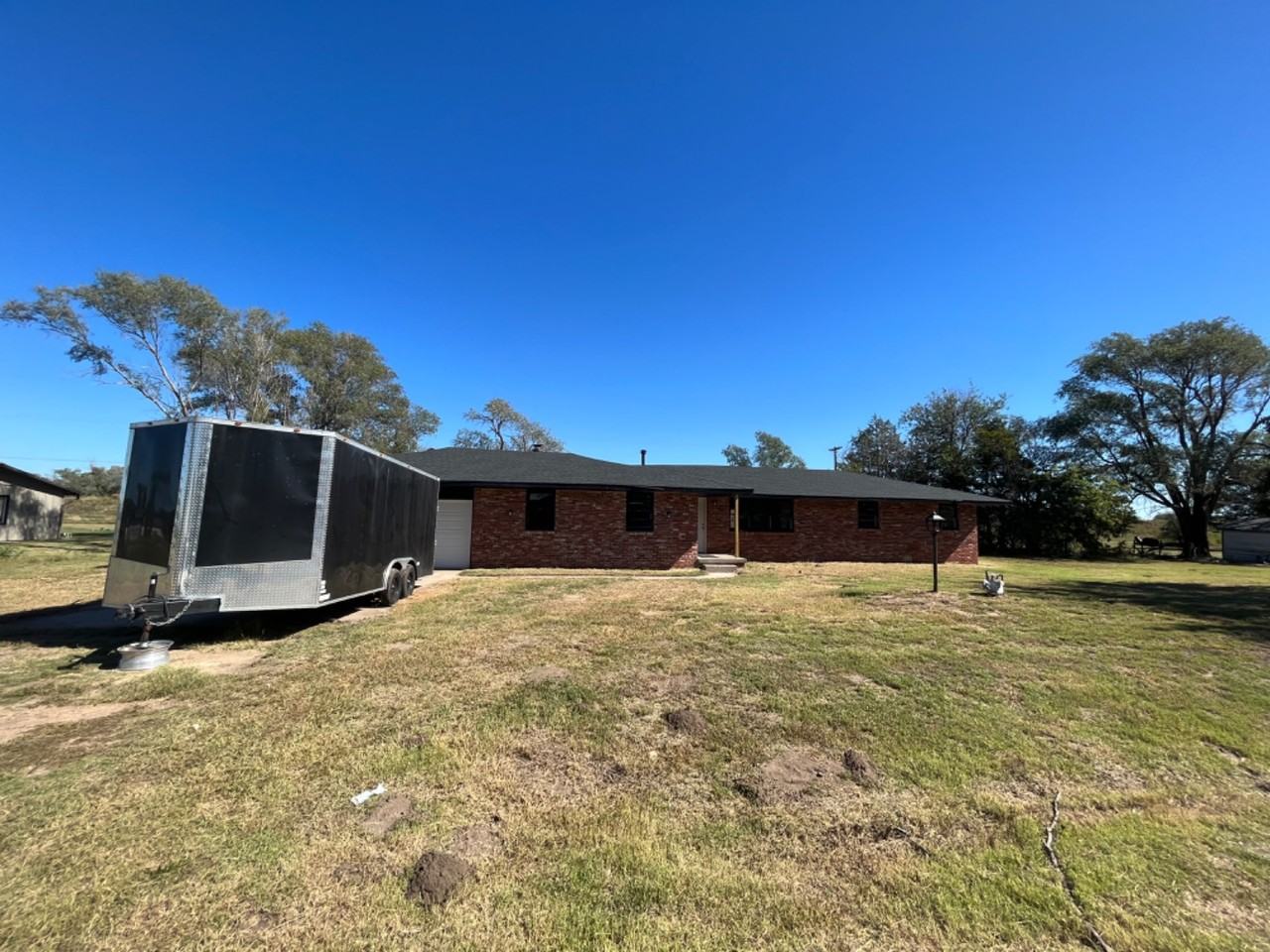 1810 Tracy Ln - Photo 2 of 30