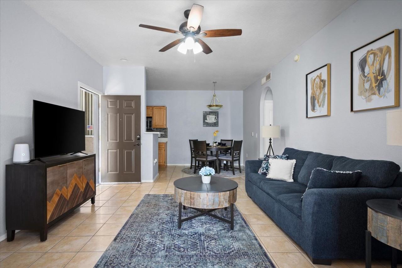 2929 W Yorkshire Dr - Photo 3 of 20