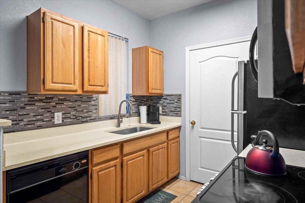 2929 W Yorkshire Dr - Photo 7 of 20