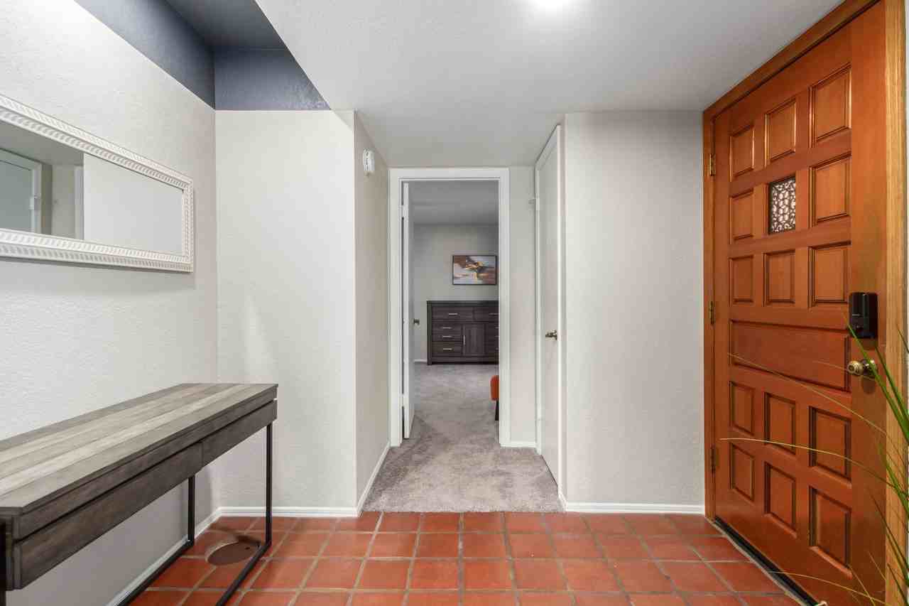 8301 N 21st Dr - Photo 6 of 20